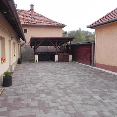 טוקאי Tuerkiz Apartman מראה חיצוני תמונה